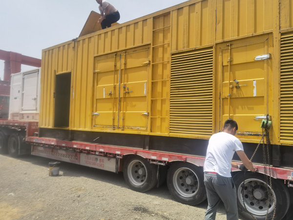 宁明除了负载情况和发动机维护，还有哪些因素会影响 200kw 柴油发电机的油耗？
